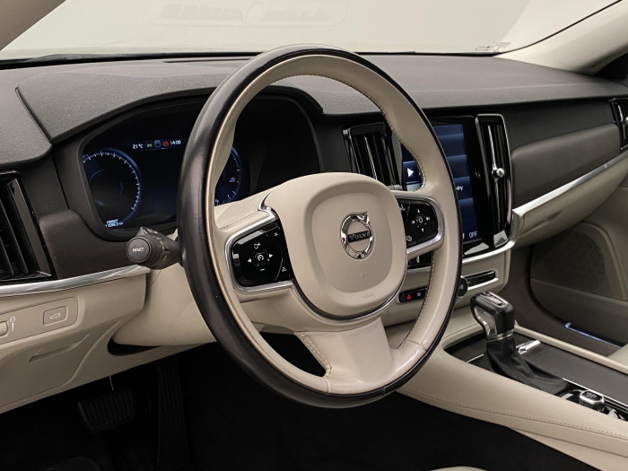 Volvo V90 CC D5 AWD MOMENTUM AUT CZ 2.0 d CC CC Momentum