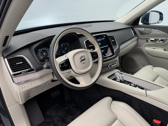 Volvo XC90 B5 AWD INSCRIPTION REZERVACE
