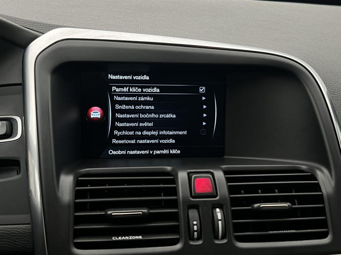 Volvo XC60 D4 AWD MOMENTUM AUT 2.4 d Momentum