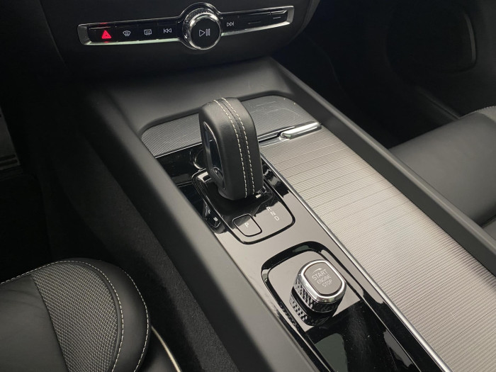 Volvo V60 B4 R-DESIGN AUT