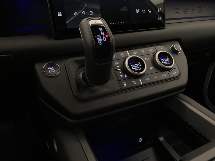 Land Rover Defender 110 D250 X-DYNAMIC SE AWD AUT 3.0 d Dynamic SE