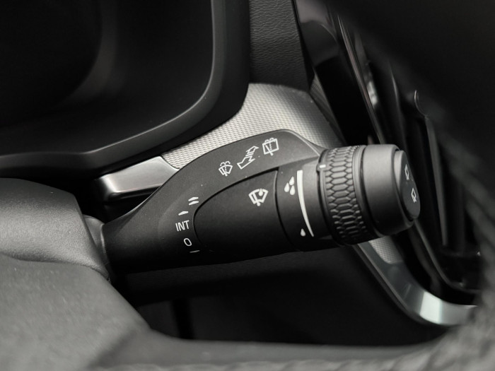 Volvo V60 B4 DARK PLUS AUT CZ 1.maj