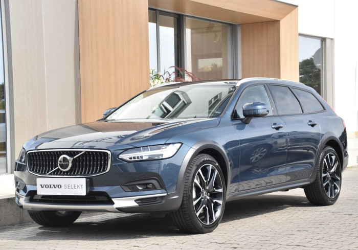 Volvo V90 CC B4 AWD PLUS BRIGHT 1.maj.