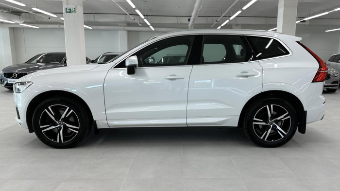 Volvo XC60 D5 AWD R-DESIGN AUT REZERVACE 2.0 d