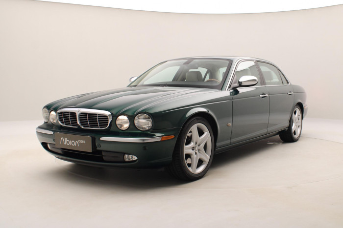 Jaguar XJ 4.2 V8 L EXECUTIVE AUT 1.maj 4.2 V8 Executive