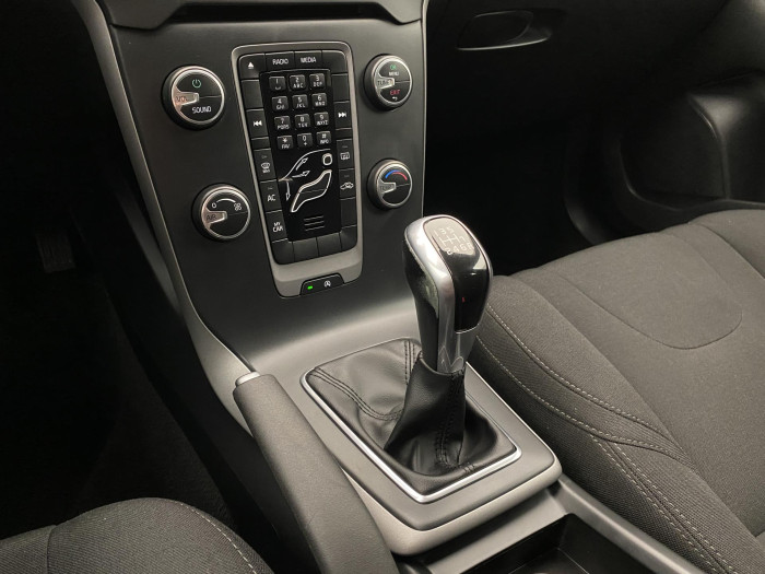 Volvo V40 T2 KINETIC CZ