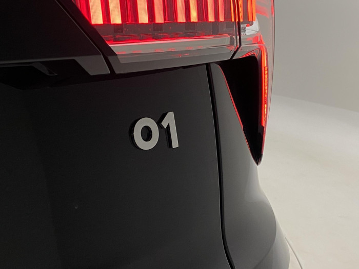 Lynk & Co 01 PHEV DCT AUT 1.maj REZERVACE