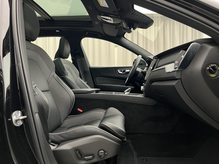 Volvo XC60 T6 AWD RECHARGE BLACK EDITION 2.0 Edition