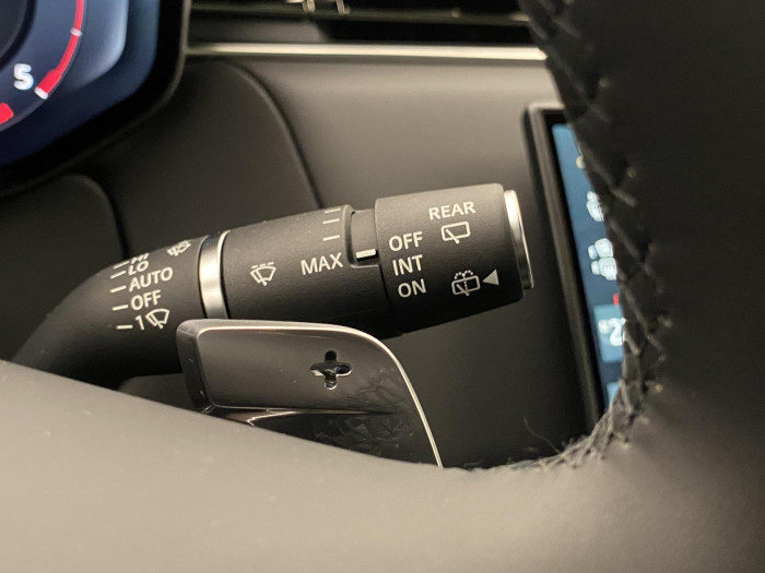 Land Rover Range Rover Sport D250 DYNAMIC SE AWD REZERVACE 3.0 d Dynamic SE