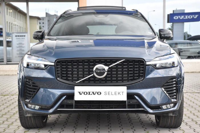 Volvo XC60 B5 AWD ULTIMATE REZERVACE