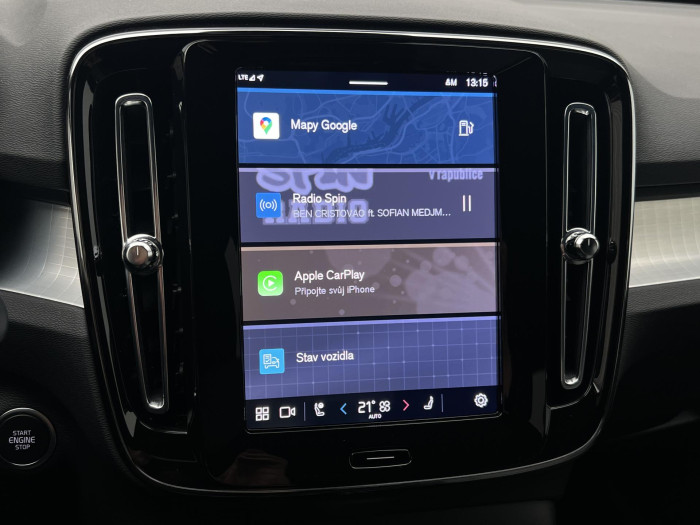 Volvo XC40 B3 PLUS DARK AUT CZ