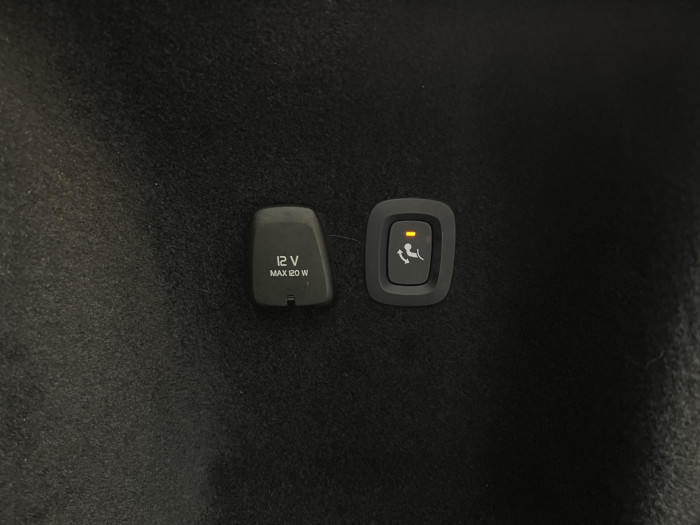 Volvo V60 B3 R-DESIGN AUT 1.maj.