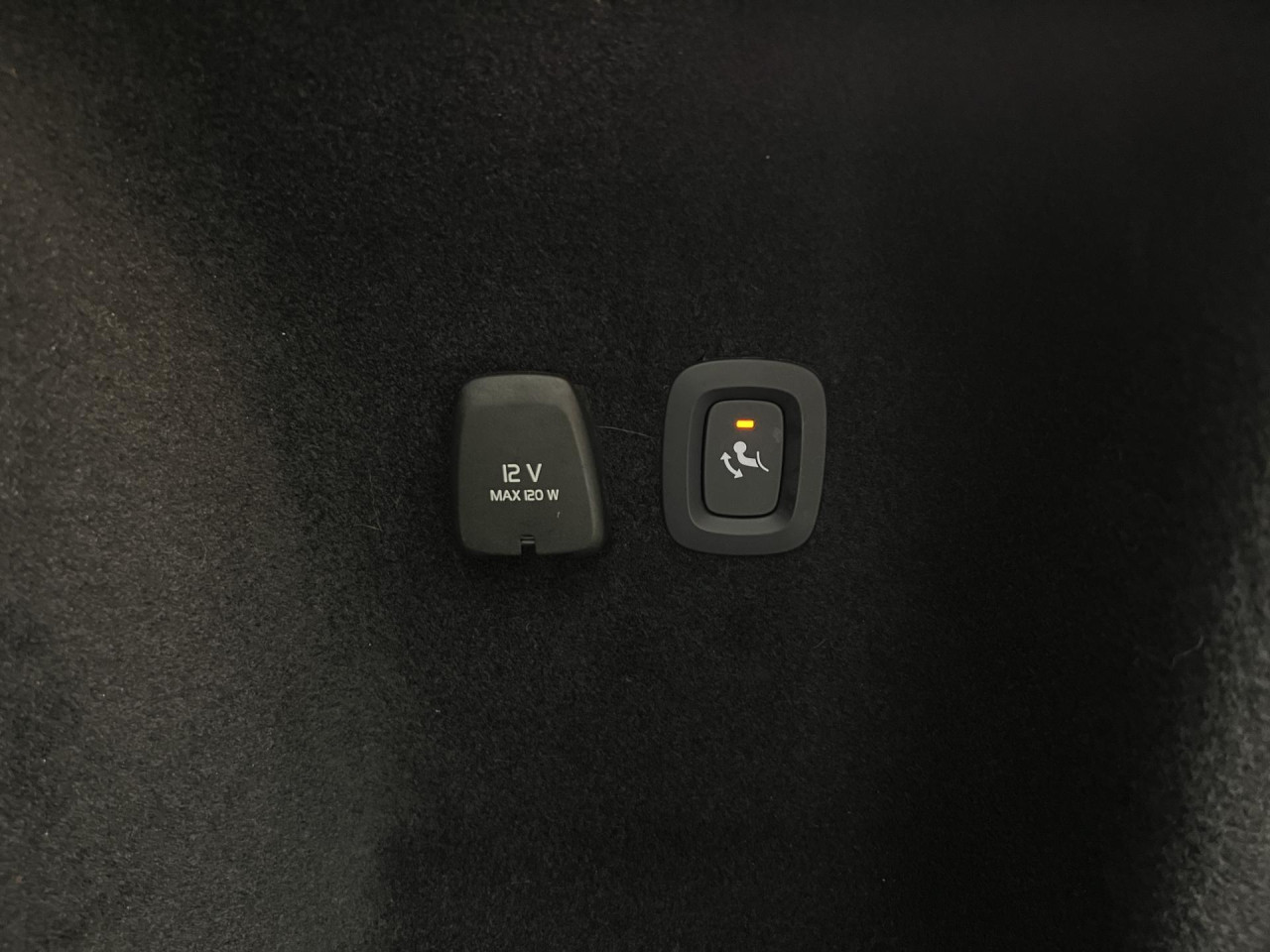 Volvo V60 B3 R-DESIGN AUT 1.maj.