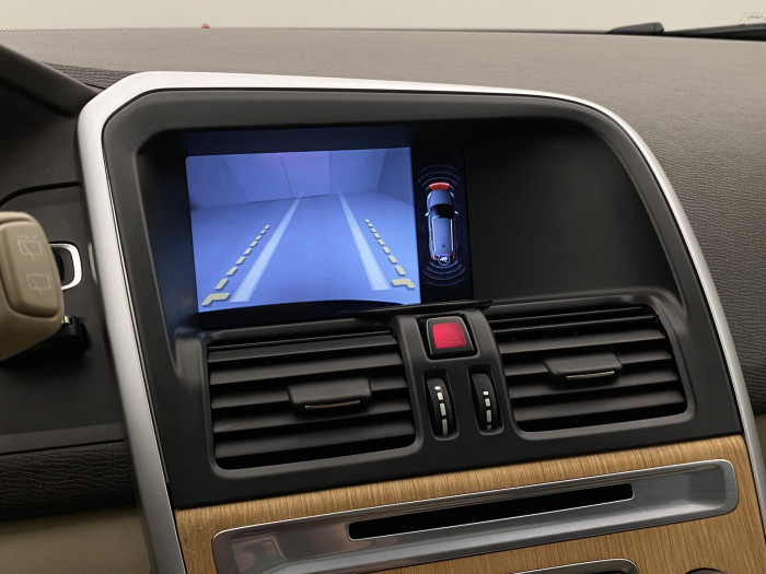 Volvo XC60 D5 AWD SUMMUM AUT CZ 2.4 d Summum