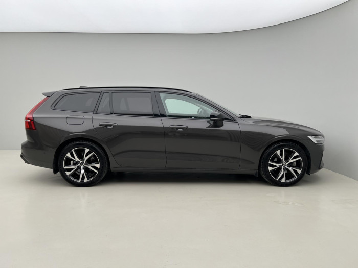Volvo V60 B4 PLUS DARK AUT 1.maj.