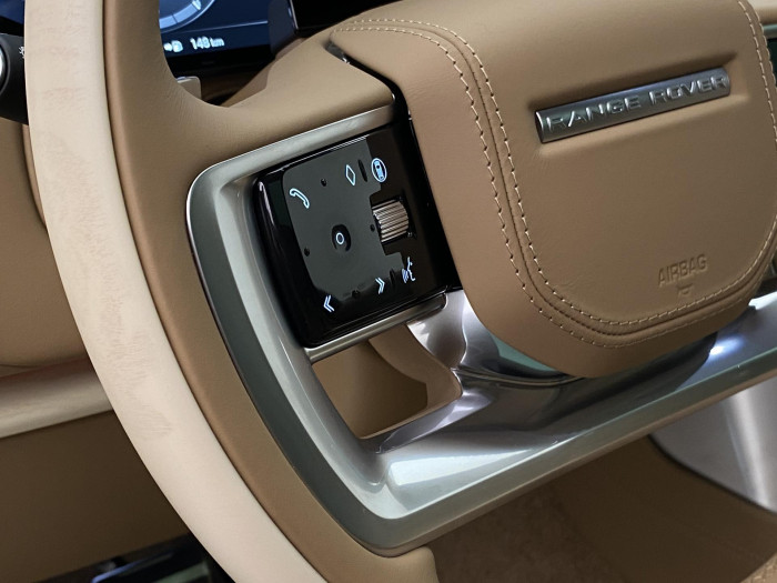 Land Rover Range Rover SV P615 SWB AWD AUT