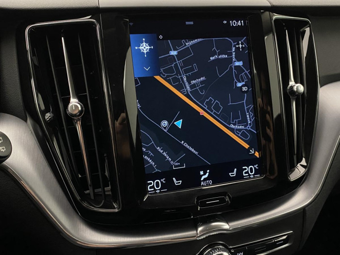 Volvo XC60 B4 AWD MOMENTUM REZERVACE 2.0 Momentum