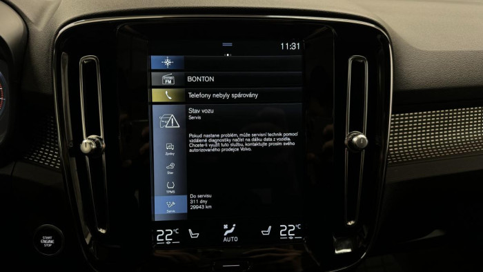 Volvo XC40 T4 R-DESIGN REZERVACE