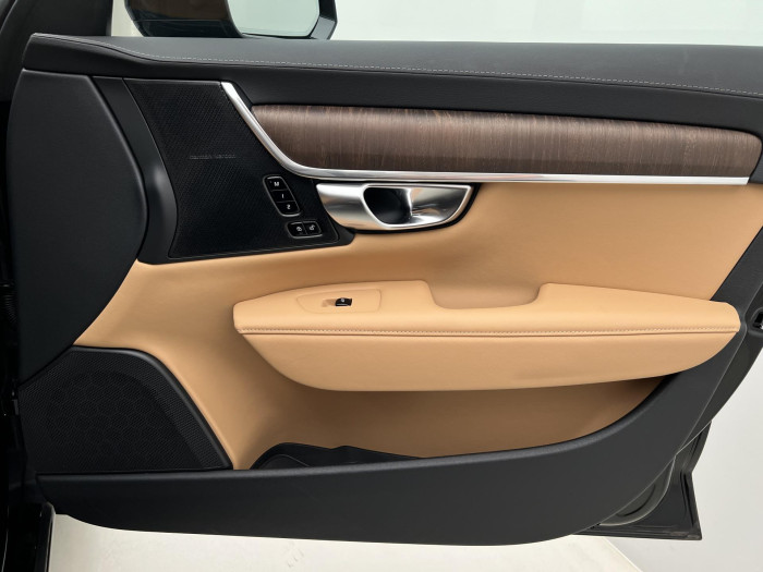 Volvo V90 T6 AWD RECHARGE PLUS DARK AUT