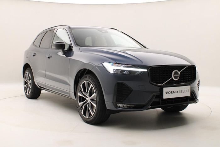 Volvo XC60 B4 AWD ULTIMATE AUT REZERVACE