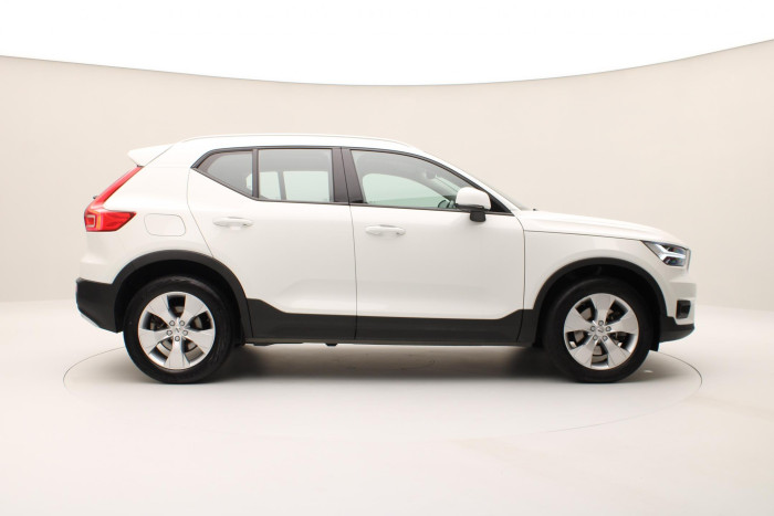 Volvo XC40 B4 AWD MOMENTUM PRO AUT 1.maj 2.0 Momentum