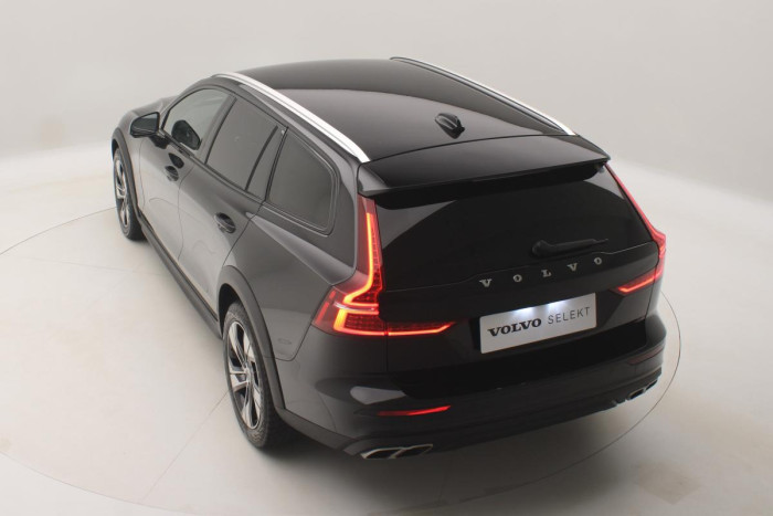 Volvo V60 CC B5 AWD MOMENTUM AUT CZ 2.0 CC CC Momentum
