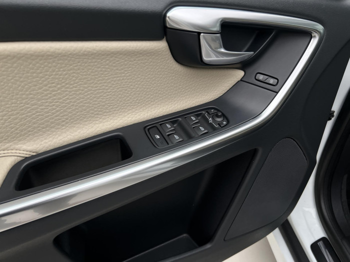 Volvo XC60 D4 AWD SUMMUM 2.4 d Summum