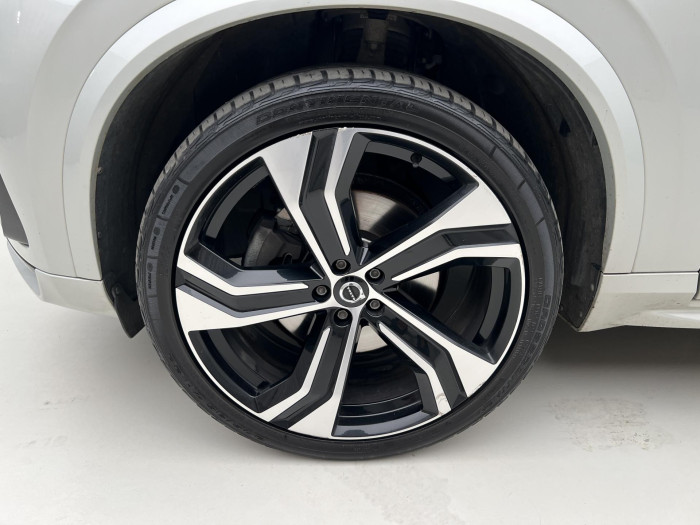 Volvo XC90 B5 AWD R-DESIGN 7MÍSTNÁ AUT CZ