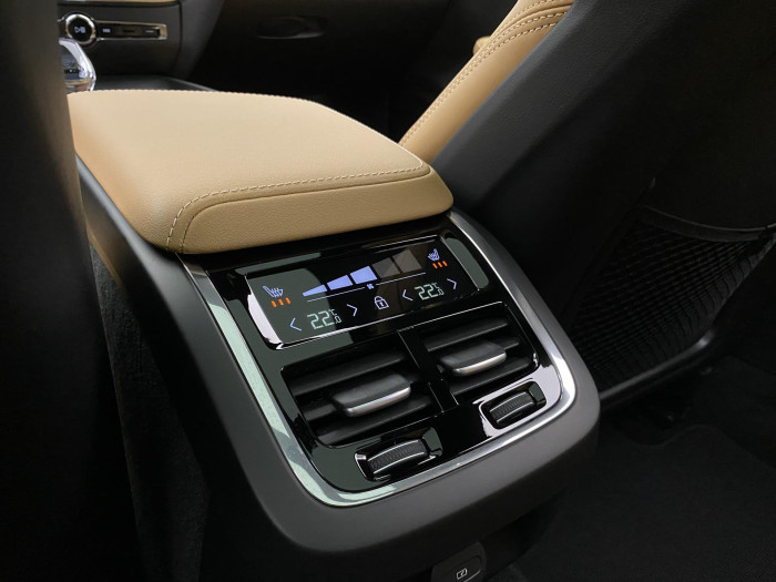 Volvo V60 B4 AUT DARK ULTRA
