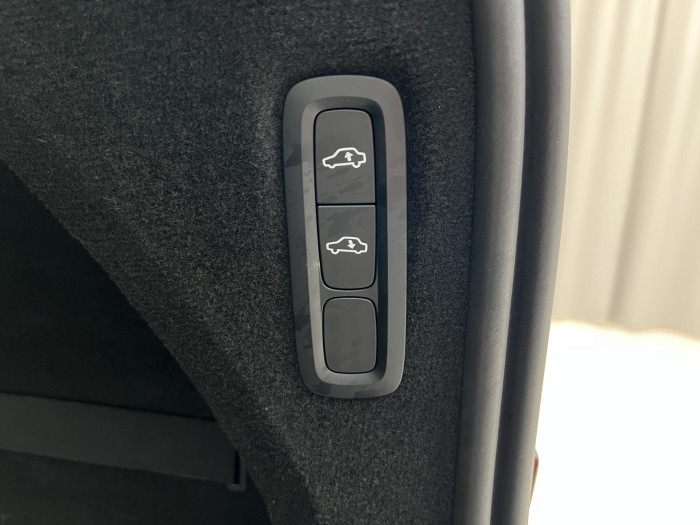 Volvo XC90 T8 AWD RECHARGE ULTRA DARK AUT