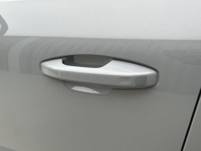 Volvo XC40 B3 PLUS DARK AUT CZ 1.maj.