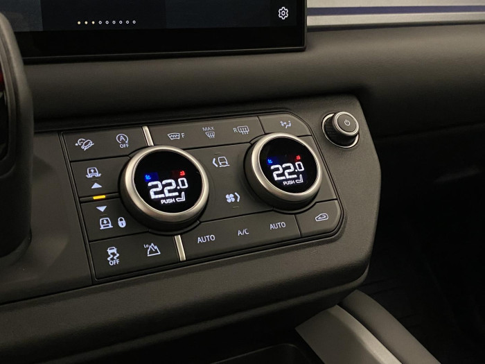 Land Rover Defender 110 D300 SEDONA REZERVACE 3.0 d