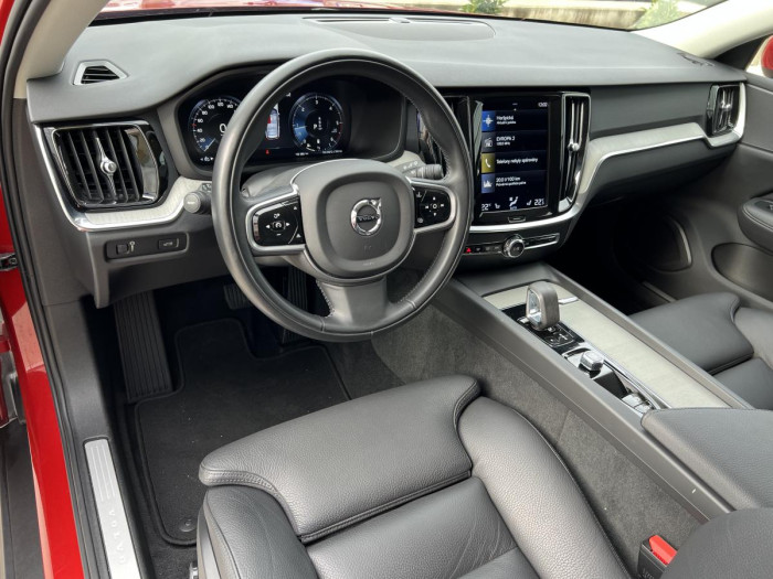 Volvo V60 CROSS COUNTRY B4 AWD Aut 1.maj