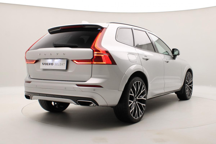 Volvo XC60 B4 AWD R-DESIGN AUT REZERVACE