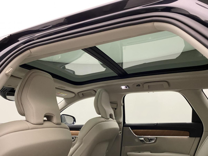 Volvo V90 D4 INSCRIPTION AUT REZERVACE 2.0 d