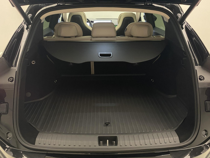 Lynk & Co 08 MORE PHEV