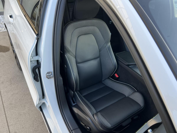 Volvo V60 B4 R-DESIGN Aut 1.maj.