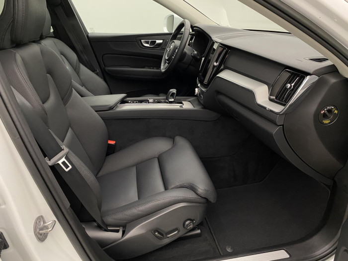 Volvo XC60 B4 AWD INSCRIPTION AUT