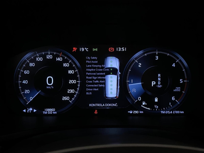 Volvo V60 B4 MOMENTUM AUT REZERVACE 2.0 Momentum