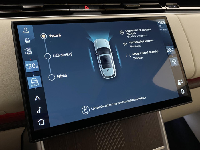 Land Rover Range Rover P550e AUTOBIOGRAPHY SWB