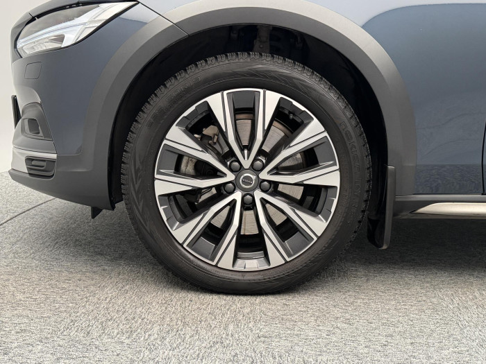 Volvo V90 CC B5 AWD PRO AUT REZERVACE 2.0 CC CC