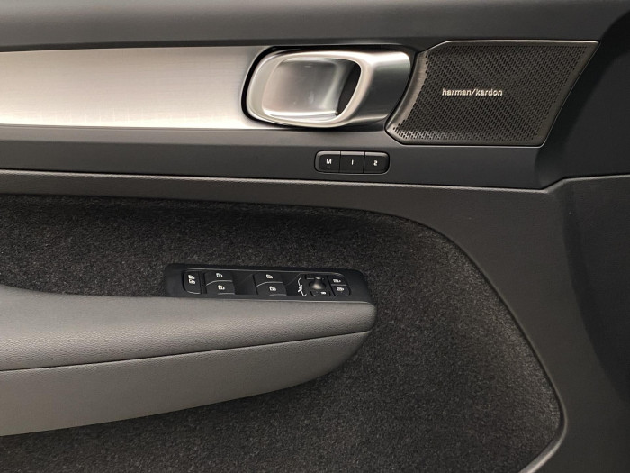 Volvo XC40 B4 AUT PLUS BLACK EDITION