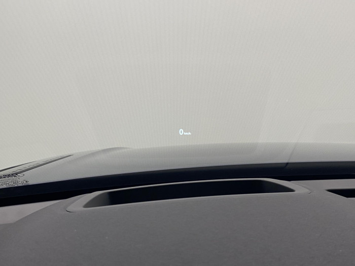 Land Rover Range Rover Velar D300 DYNAMIC SE AWD REZERVACE 3.0 d Dynamic SE