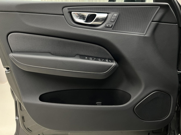 Volvo XC60 B5 AWD R-DESIGN AUT