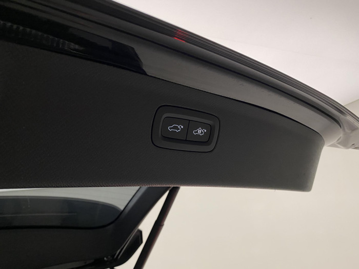 Volvo XC90 T8 AWD ULTRA DARK AUT CZ 7m
