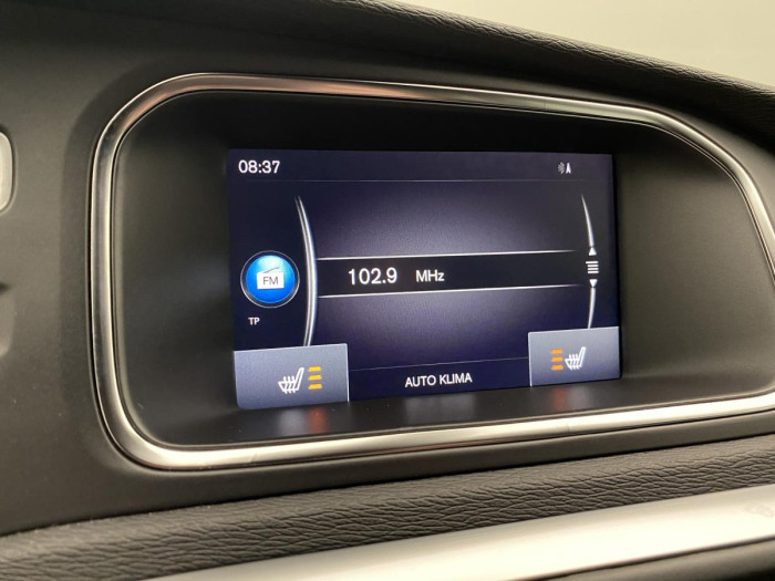 Volvo V40 D2 MOMENTUM AUT REZERVACE 2.0 d Momentum