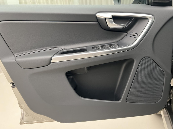 Volvo XC60 D4 AWD SUMMUM AUT 2.4 d Summum