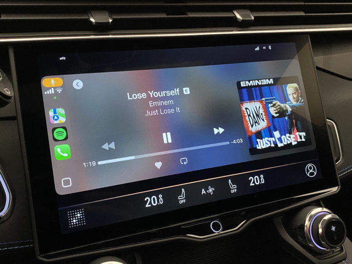 Lynk & Co 01 PHEV DCT AUT 1.maj REZERVACE