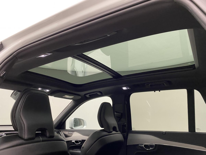 Volvo XC90 D5 AWD R-DESIGN AUT REZERVACE 2.0 d