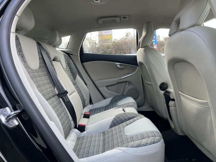 Volvo V40 T3 MOMENTUM Aut CZ 1.5 Momentum